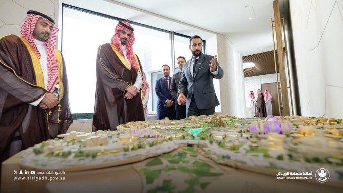 صاحب السمو الأمير د. فيصل بن عيَّاف، أمين منطقة الرياض، يزور جناح: #السعودية_في_إكسبو2025 صاحب السمو الأمير د. فيصل بن عيَّاف، أمين منطقة الرياض، يزور جناح: #السعودية_في_إكسبو2025