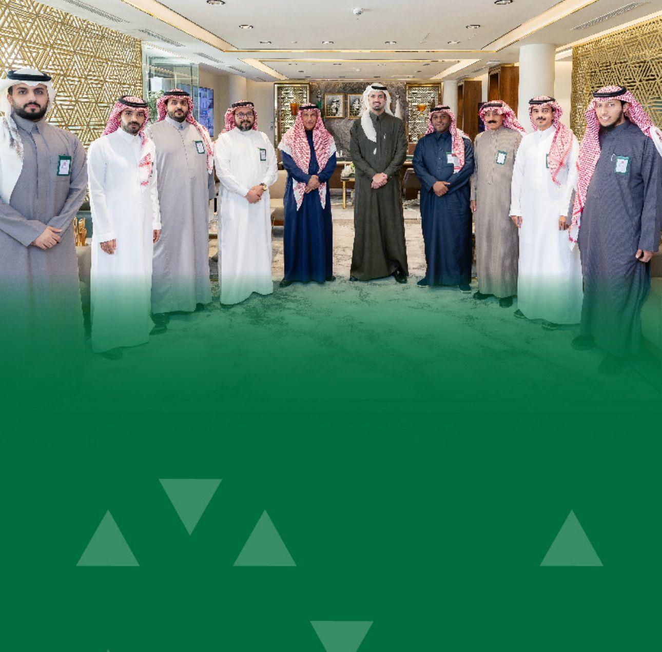 سمو أمين منطقة الرياض يكرم فريق عمل إدارة المشاريع المساهم في حصول الأمانة على جائزة التميز العالمي في إدارة المشاريع