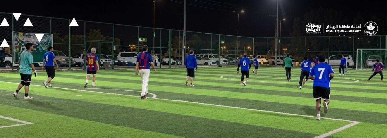 أجواء تنافسية في نهائي كأس بلدية السر الرمضانية لكرة القدم